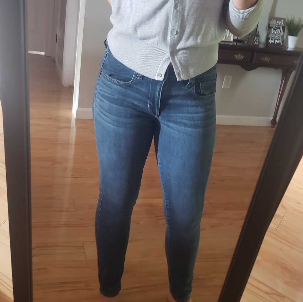 America Eagle Super Skinny Jeans size 6